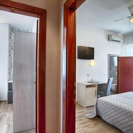 Hotel Mirabel ริมินี ภายนอก รูปภาพ