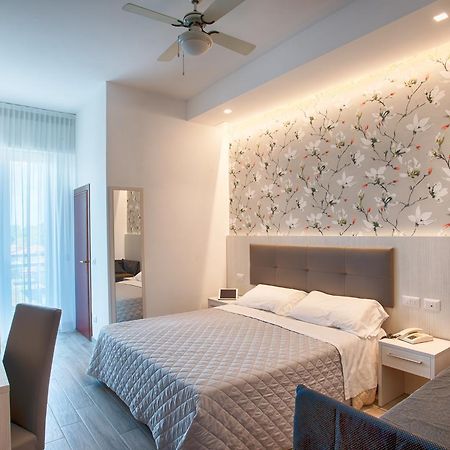 Hotel Mirabel ริมินี ภายนอก รูปภาพ