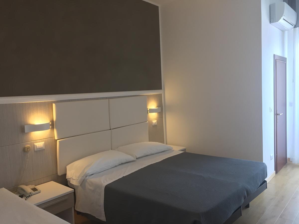 Hotel Mirabel ริมินี ภายนอก รูปภาพ